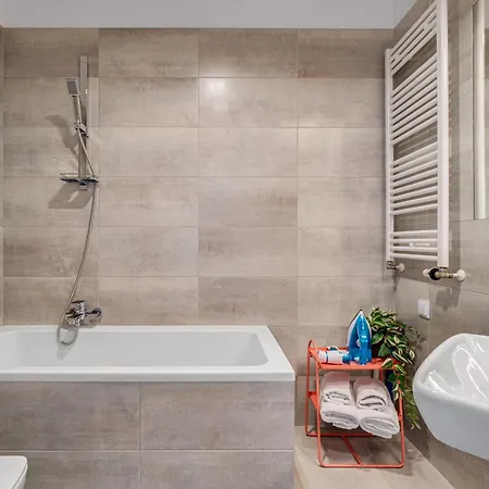 Prime Time - 24h Check -in - Parking W Cenie Apartman Wrocław