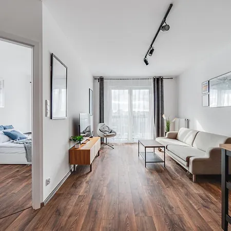 Prime Time - 24h Check -in - Parking W Cenie Wroclaw