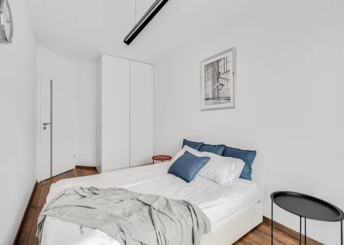 Prime Time - 24h Check -in - Parking W Cenie Wroclaw